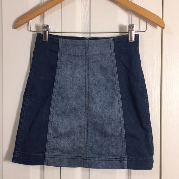 Free People Dresses & Skirts - Free People mini jean skirt. Elastic waist Sz 0